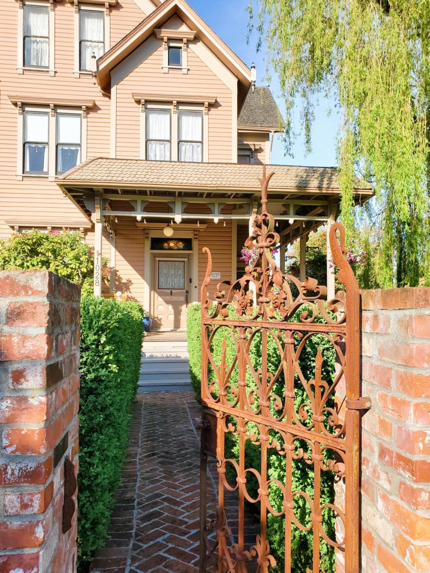 The Adams Pragge House - Victorian Bed & Breakfast 포트타운센드 외부 사진