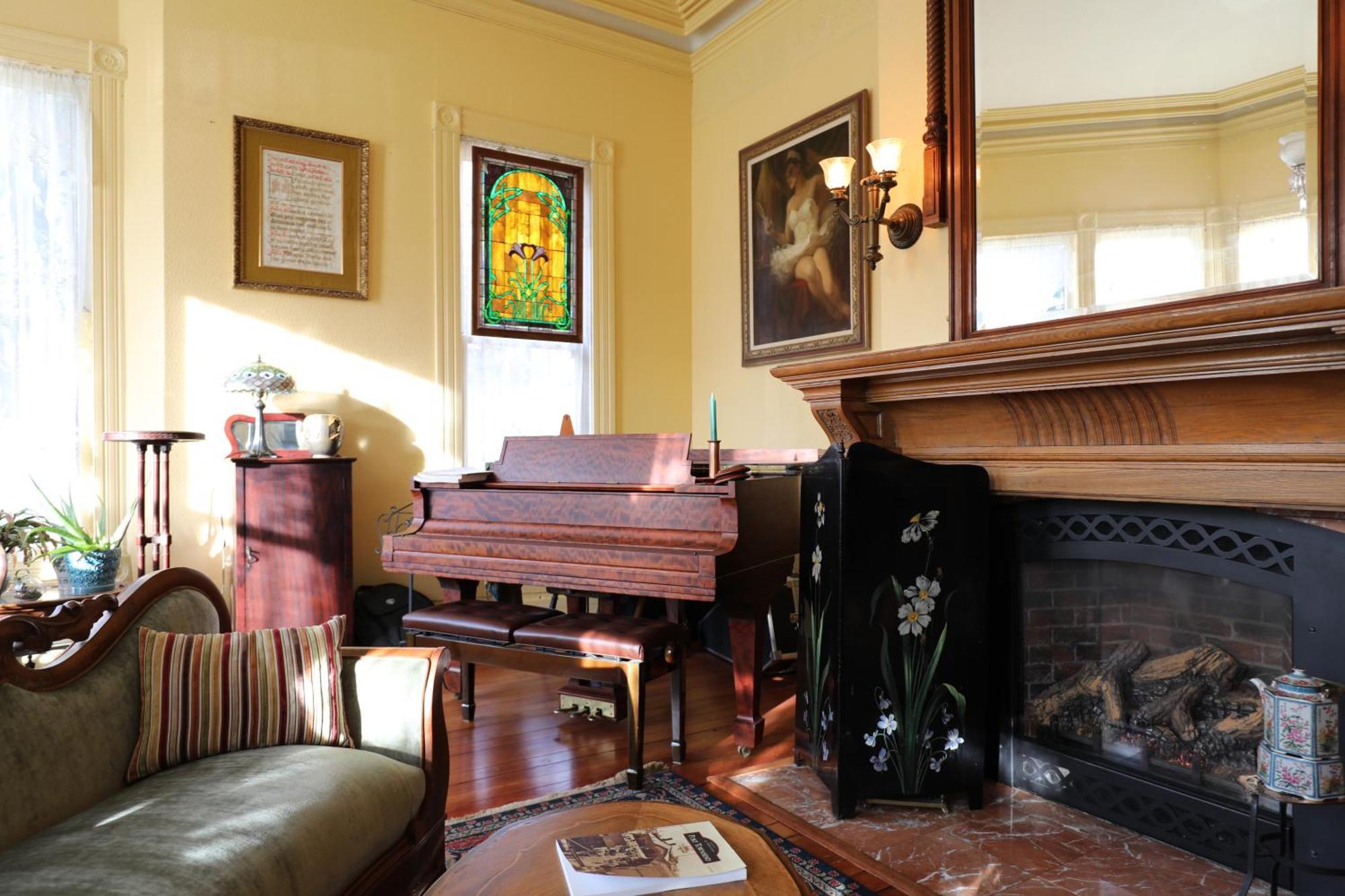 Adams Pragge House - Victorian Bed & Breakfast 포트타운센드 외부 사진