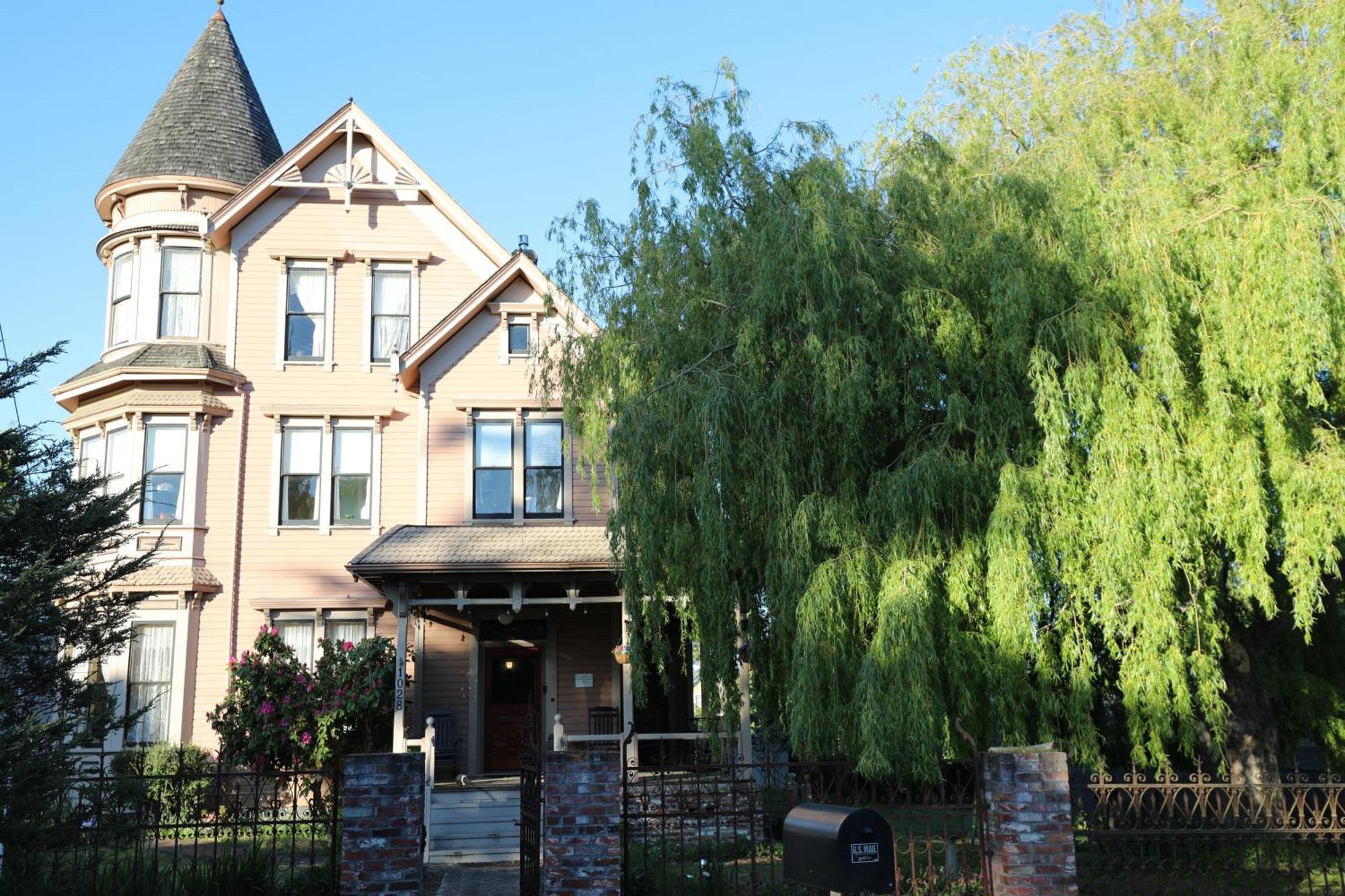 Adams Pragge House - Victorian Bed & Breakfast 포트타운센드 외부 사진